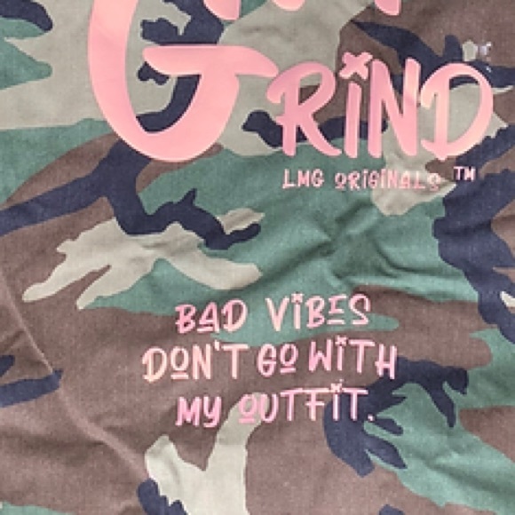 SOLD Peace: Vintage Camo BDU Jacket - Picture 5 of 8